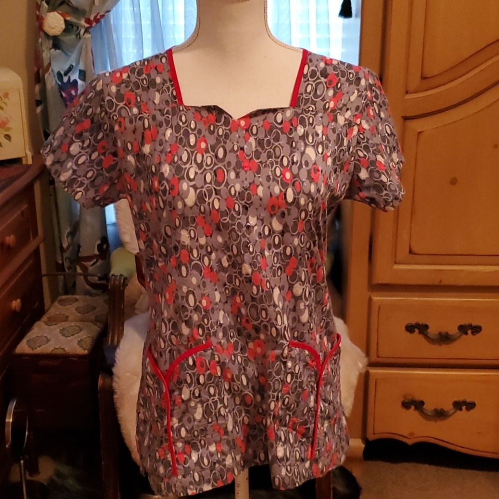 Elan by Barco small scrub top